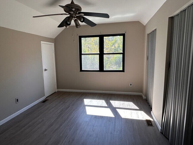 Building Photo - 3869 Boulder Creek Rd