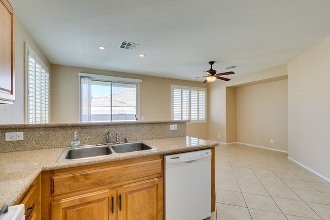 Building Photo - 6290 Majestic Hills Ave