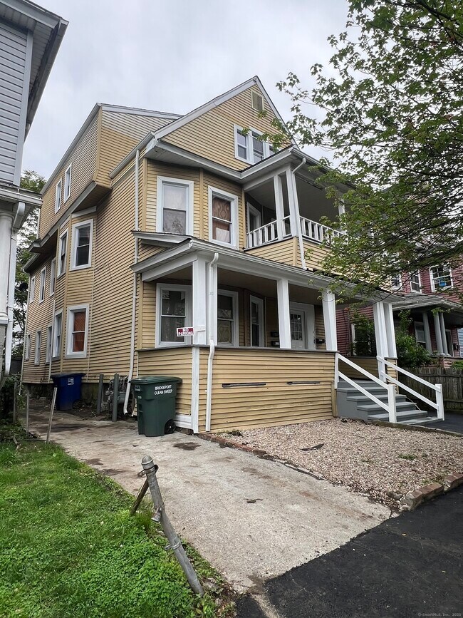 Primary Photo - 1003 Howard Ave