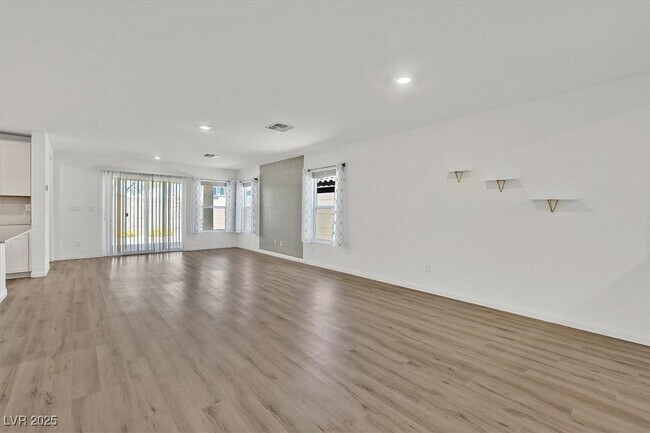 Building Photo - 9736 Newcastle Spgs Ave