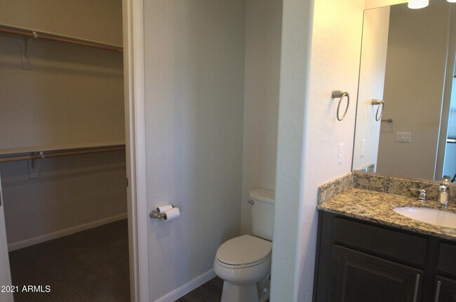 Building Photo - 2090 S Dorsey Ln