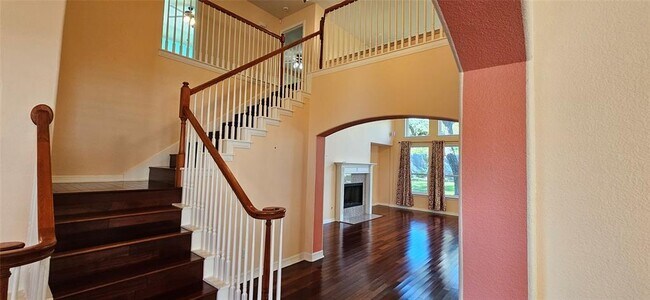 Building Photo - 9540 Aire Libre Dr