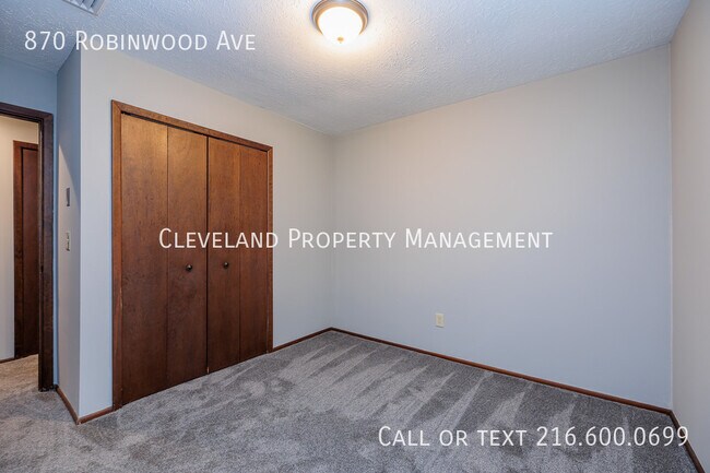 Building Photo - 870 Robinwood Ave