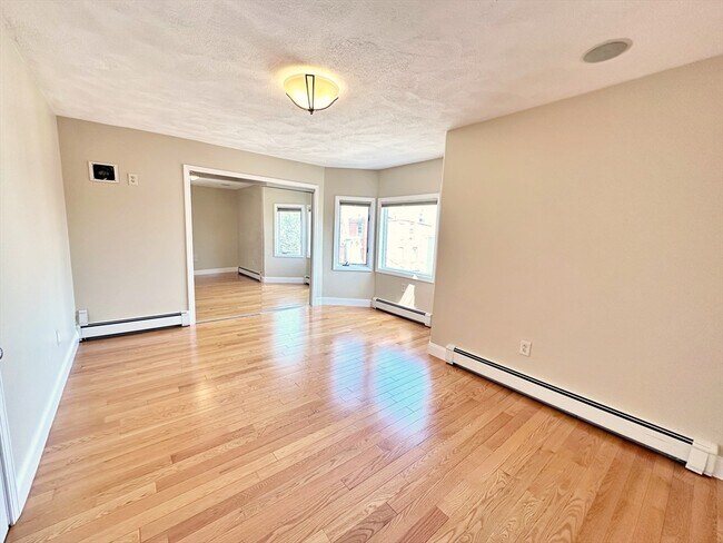 Building Photo - 141 Webster St