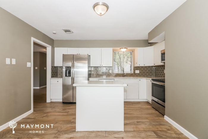 Building Photo - 15907 Red Willow Dr