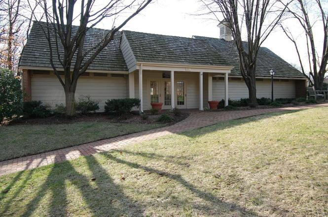 coummunity - 5713 Brewer House Cir