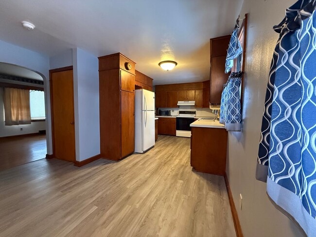 Building Photo - Single Family Home with Two Car Garage