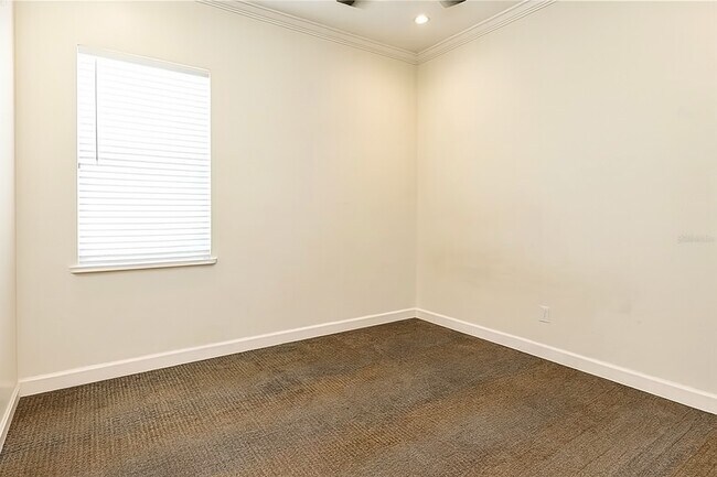 Building Photo - 2734 Eagle Lake Dr
