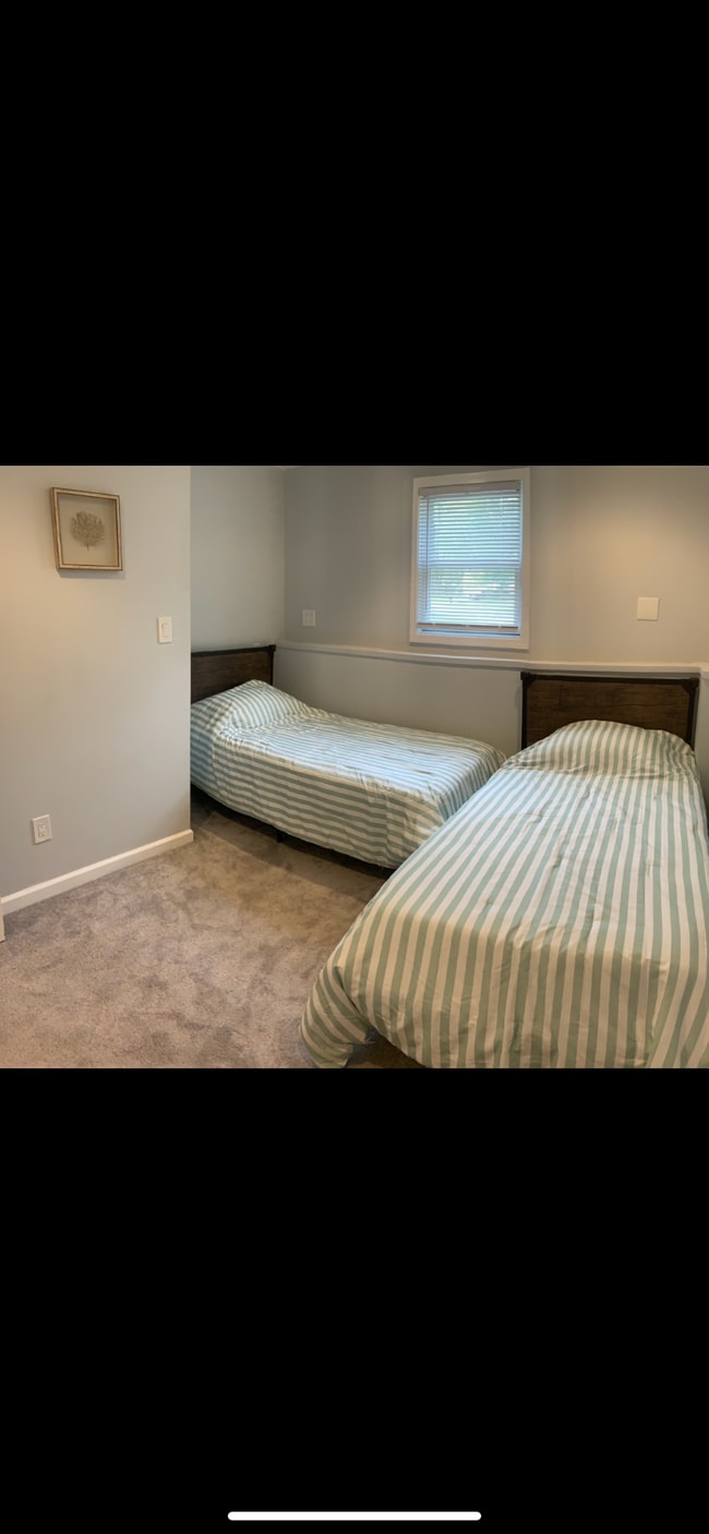 Building Photo - 82 Wagon Wheel Trl