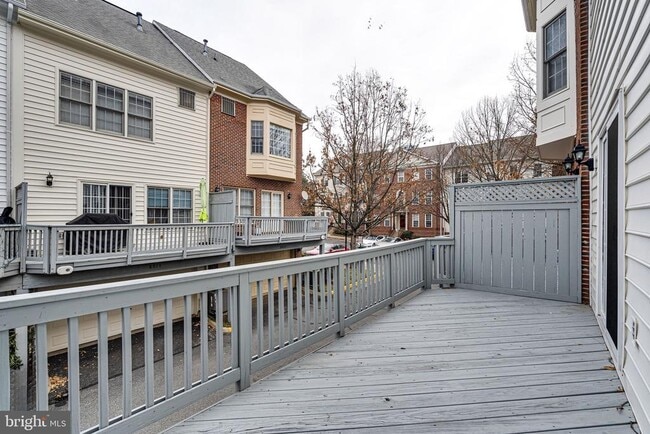 Building Photo - 8872 Ashgrove House Ln