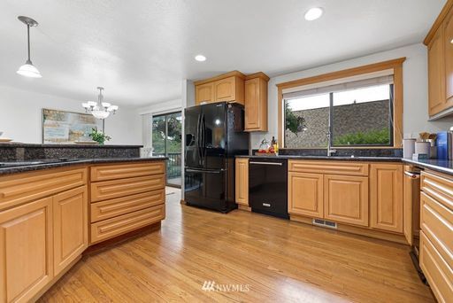 Building Photo - **Free July Rent** Oversized 4 Bedroom 3 B...