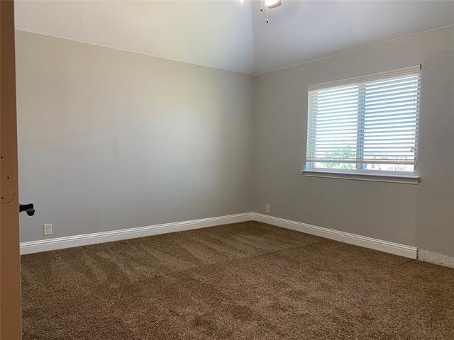 Building Photo - 2425 Lynbridge Dr