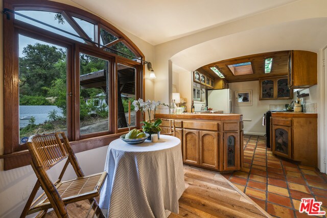 Building Photo - 650 N Topanga Canyon Blvd