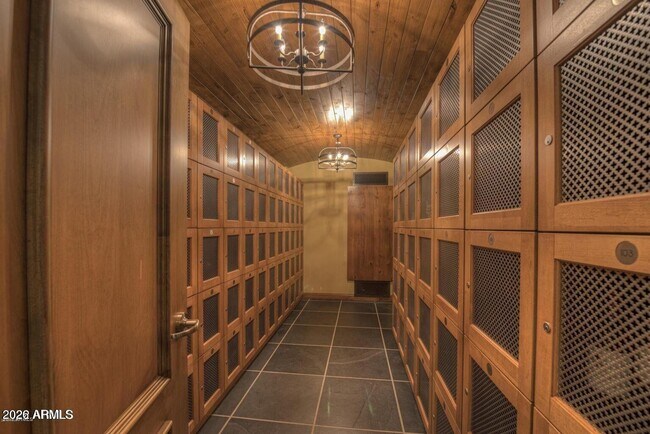 Building Photo - 7181 E Camelback Rd