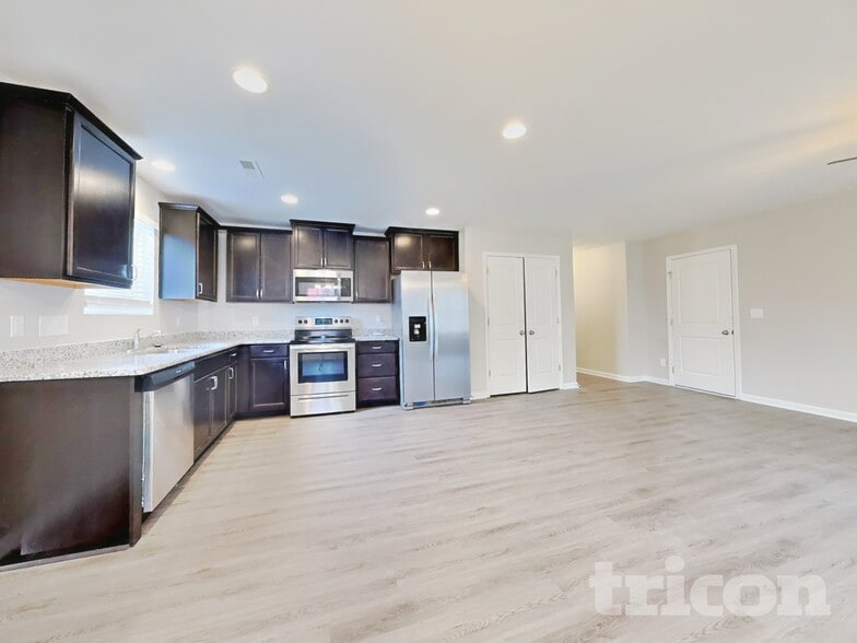 Building Photo - 4945 Westerly Dr