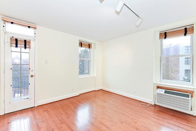 Building Photo - 1316 New Hampshire Ave NW