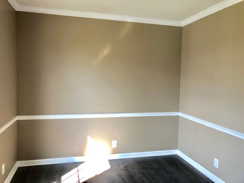 Den or formal dinning room - 346 N Birchwood Dr