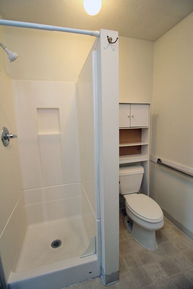 Building Photo - 6630-6630 NE Garfield Ave.