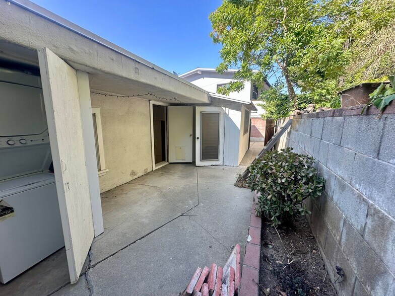 Building Photo - 7100 Ramsgate Ave