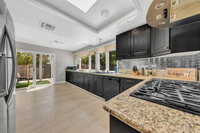 Building Photo - 8004 Caymus Dr