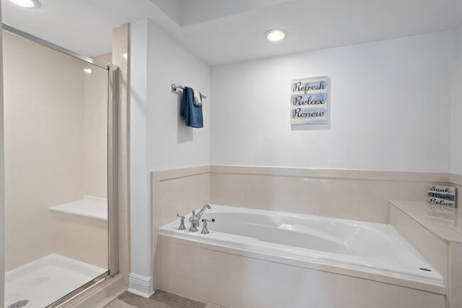 Building Photo - 2046 Beach Blvd