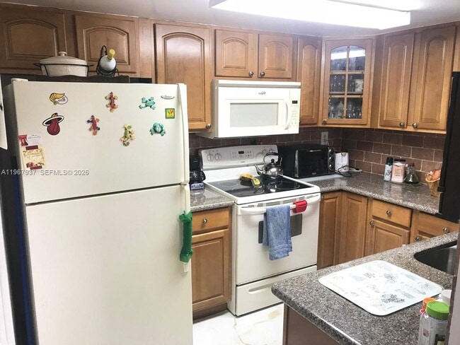 Building Photo - 301 NW 84th Ct