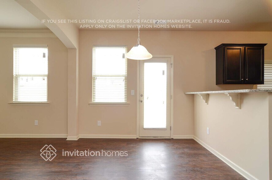 Building Photo - 3680 Brookhollow Dr