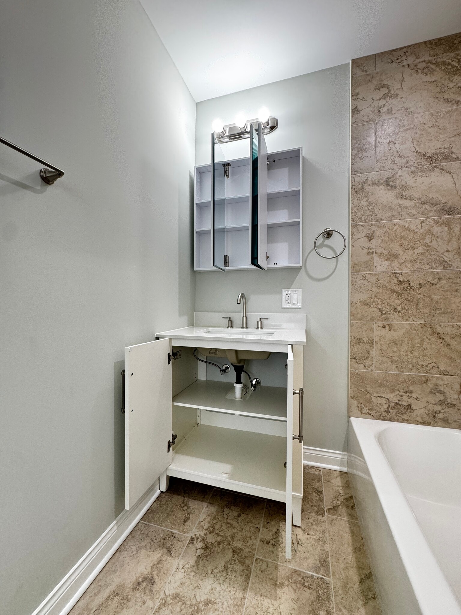 Building Photo - 6807 S Paulina St