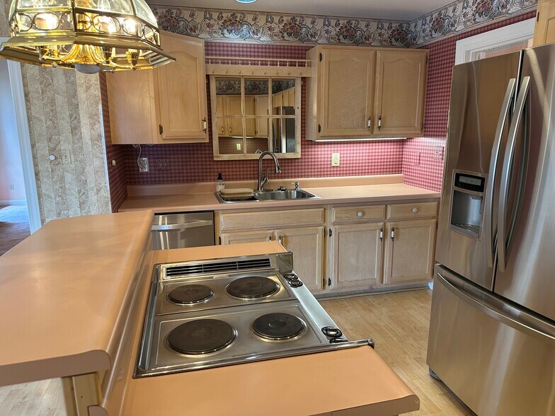 Building Photo - 4 Grayson Ridge Dr