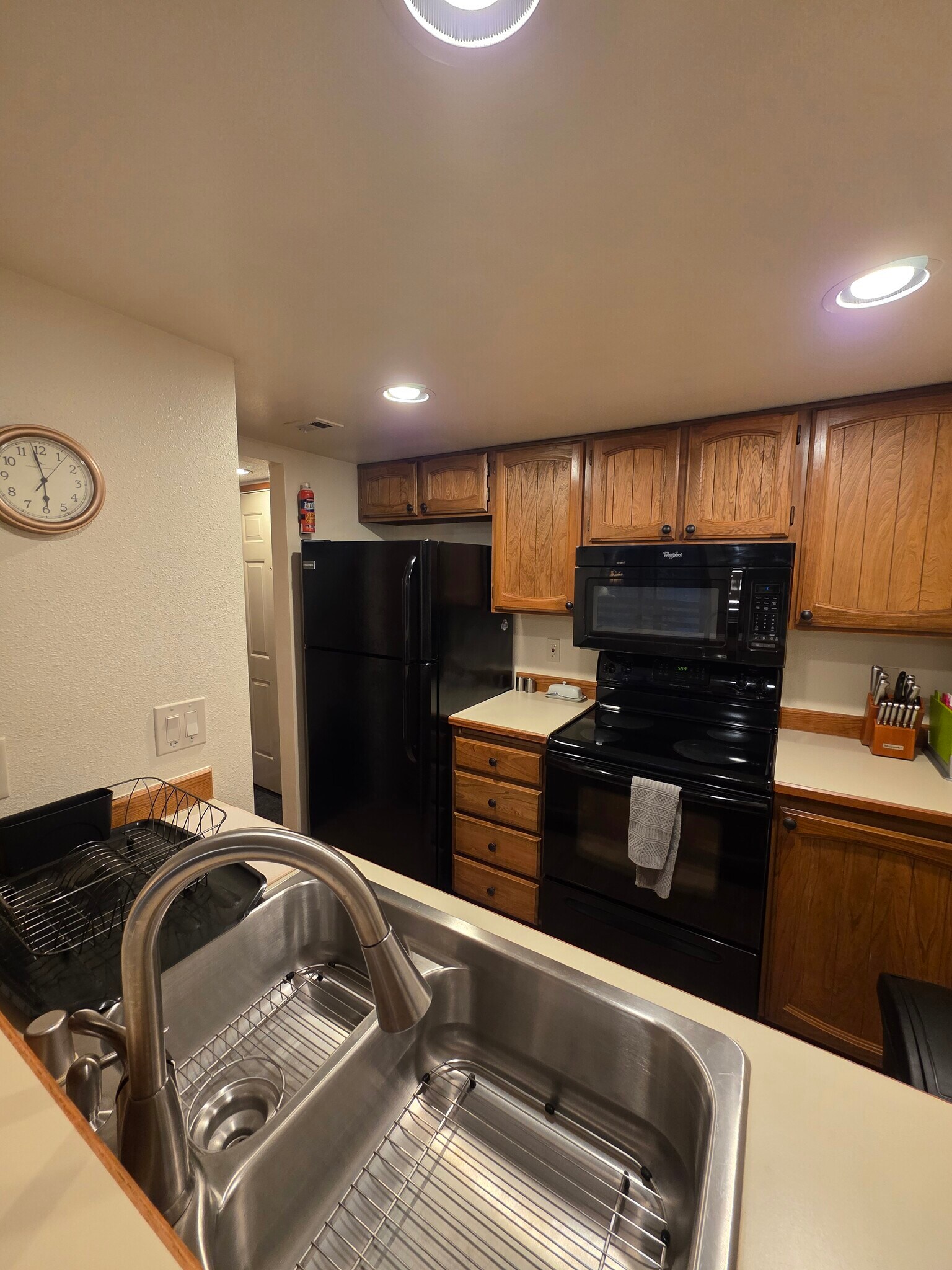 Building Photo - 9645 Independence Dr
