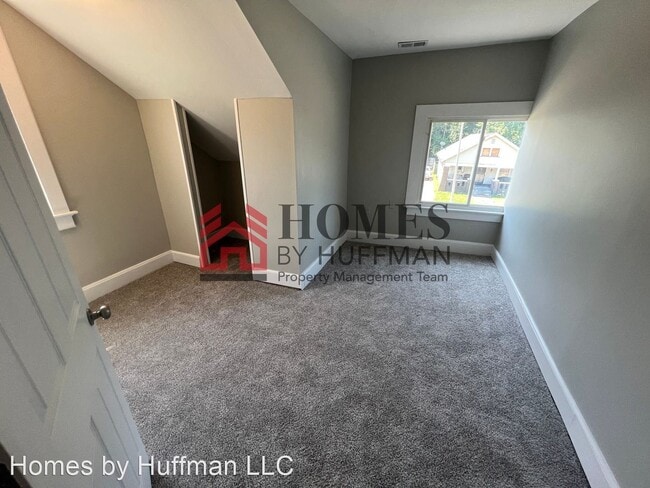 Building Photo - 4 br, 2 bath House - 616 Covert Avenue