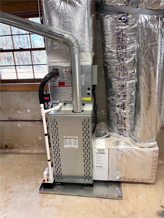 Building Photo - 4359 Parkview Dr