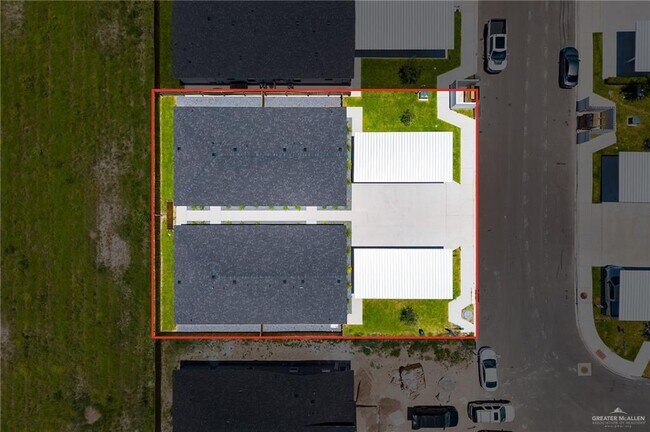 Building Photo - 21 E Viviana St