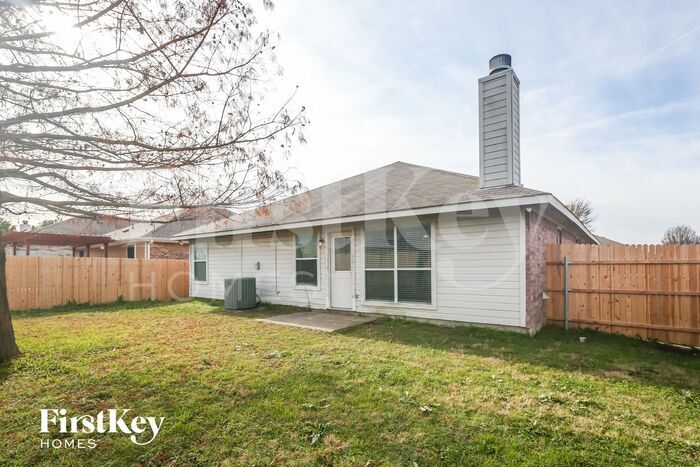 Building Photo - 14012 Caltha Dr