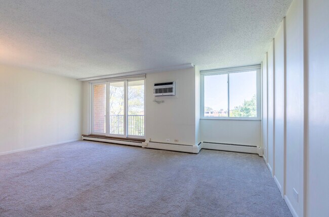 Building Photo - 2211 S Highland Ave