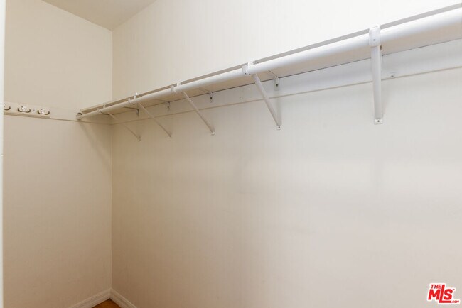 Building Photo - 1974 Preuss Rd