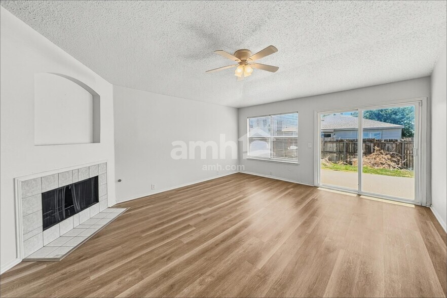 Building Photo - 1017 Greenbend Dr