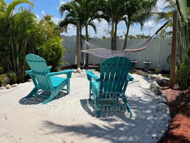 Building Photo - 4123 SW 21st Pl