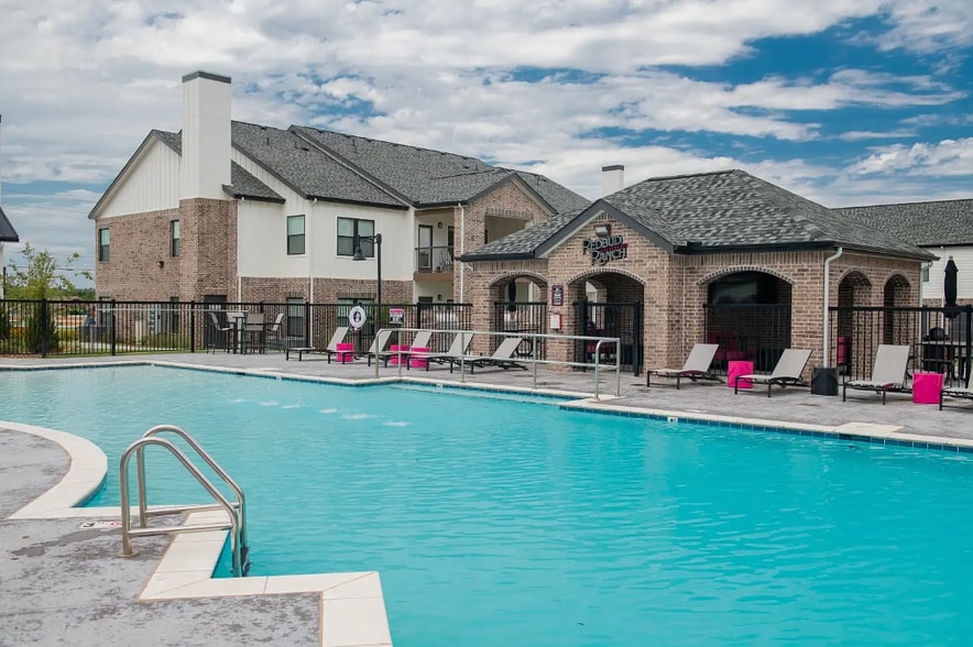 Building Photo - 2701 N 23rd St