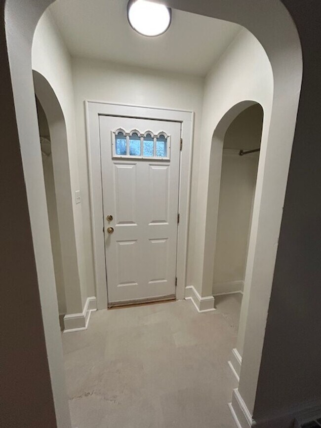 Building Photo - 408 Orchard Dr