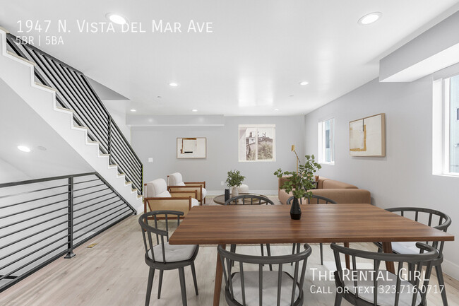 Building Photo - Hot-to-Go 5BR Townhome in Hollywood Dell w...