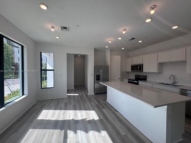 Building Photo - 750 NW 82nd Ter