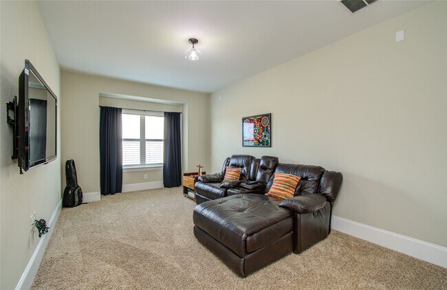 Building Photo - 28627 Rolling Ridge Dr