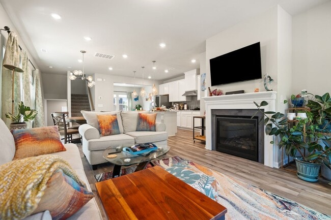 Building Photo - 622 Firebrick Dr