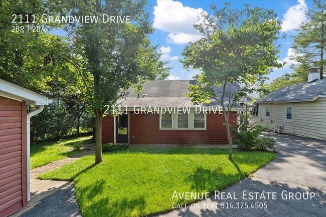 Building Photo - 2111 Grandview Dr