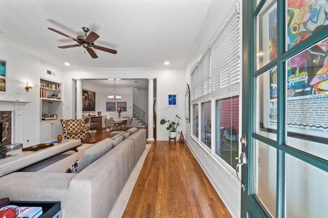 Primary Photo - 556 Rienzi Dr