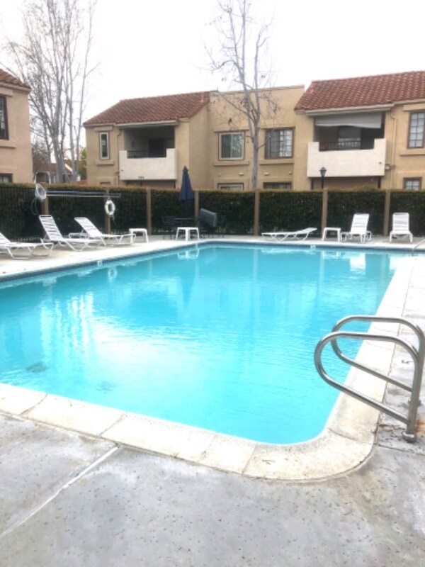 Building Photo - 10636 Dabney Dr