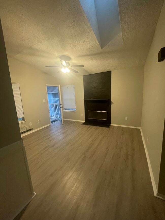 Building Photo - 622 Spirit Ct