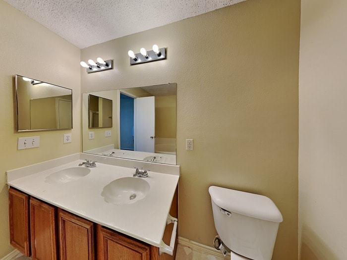 Building Photo - 2310 Graystone Dr