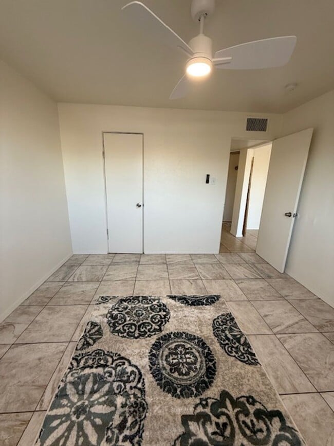 Building Photo - Refreshed and Ready for move in